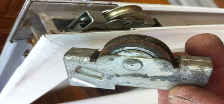 screen door roller repair in Iona